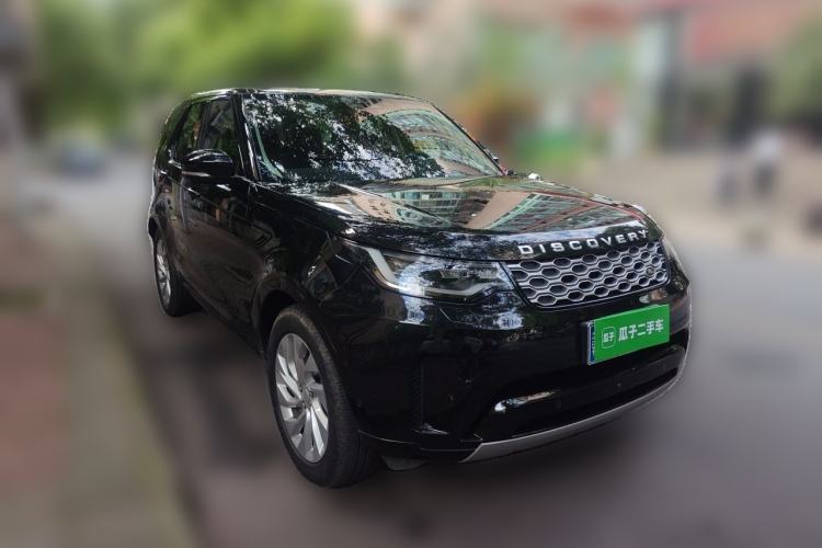 Used Land Rover Discovery 2021 300PS S Front Right 45 Deg