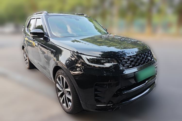 Used Land Rover Discovery 2021 360 PS R-Dynamic SE Front Right 45 Deg