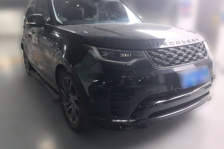 Used Land Rover Discovery 2021 360 PS R-Dynamic SE Front Right 45 Deg