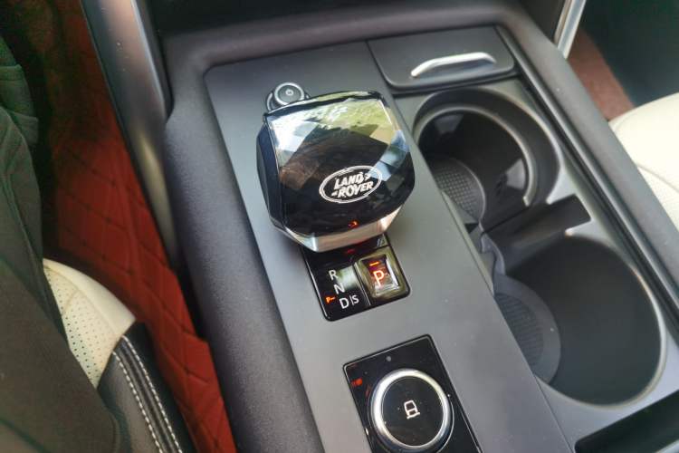Used Land Rover Discovery 2021 360 PS R-Dynamic S Gear Lever
