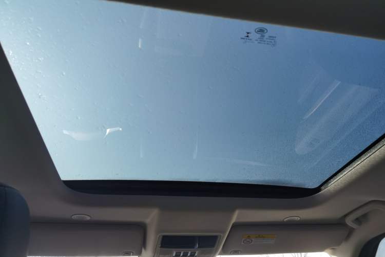 Used Land Rover Discovery 2021 360 PS R-Dynamic S Headliner