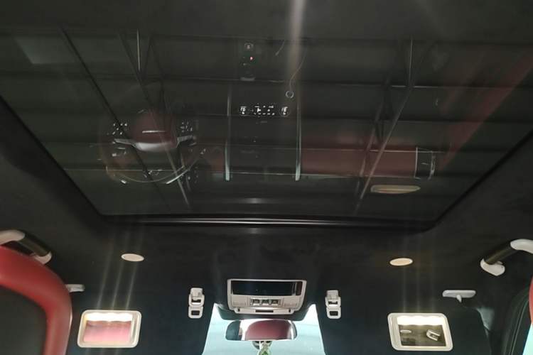 Used Land Rover Discovery 2021 360 PS R-Dynamic SE Headliner