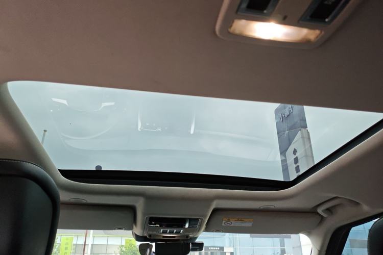 Used Land Rover Discovery 2021 360 PS R-Dynamic SE Headliner