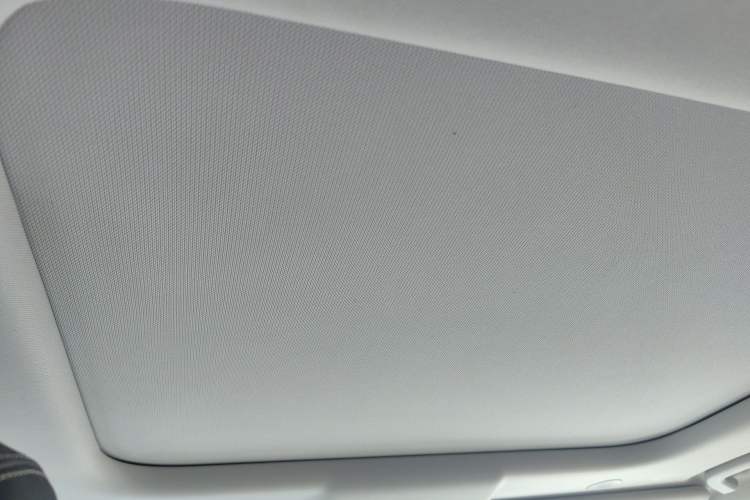 Used Land Rover Discovery 2021 360 PS R-Dynamic S Headliner