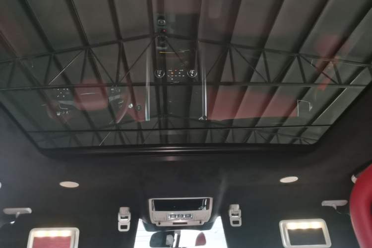 Used Land Rover Discovery 2021 360 PS R-Dynamic SE Headliner