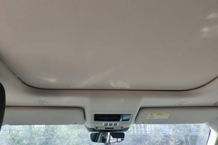 Used Land Rover Discovery 2021 360 PS R-Dynamic S Headliner