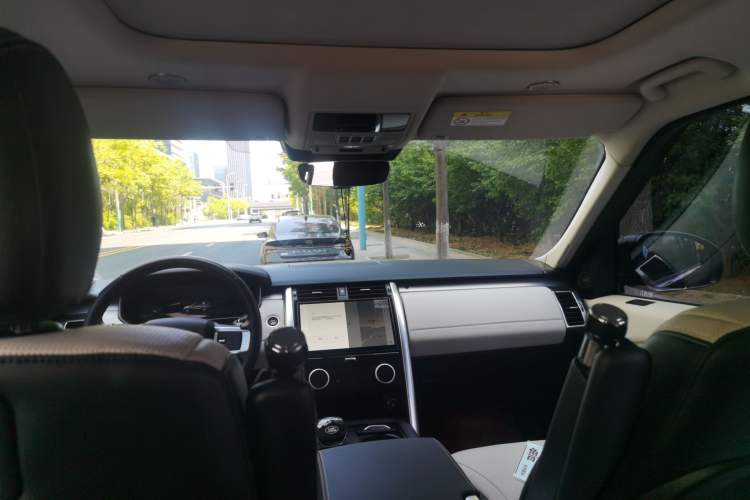 Used Land Rover Discovery 2021 360 PS R-Dynamic S Headliner
