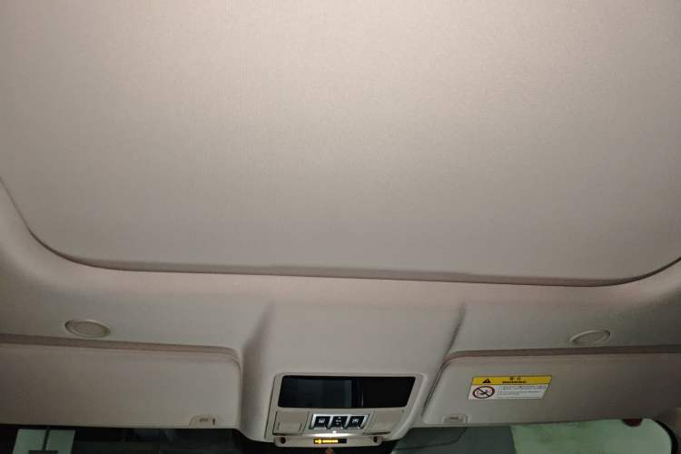 Used Land Rover Discovery 2021 360 PS R-Dynamic S Headliner