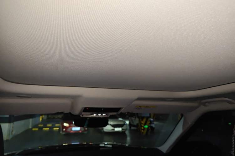 Used Land Rover Discovery 2021 300PS S Headliner
