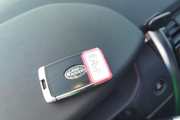 Used Land Rover Discovery 2021 360 PS R-Dynamic S Interior 1