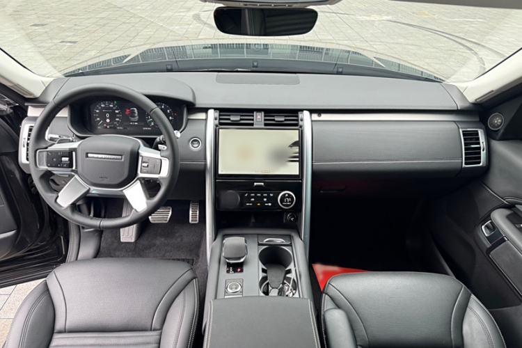 Used Land Rover Discovery 2021 360 PS R-Dynamic S Interior 1
