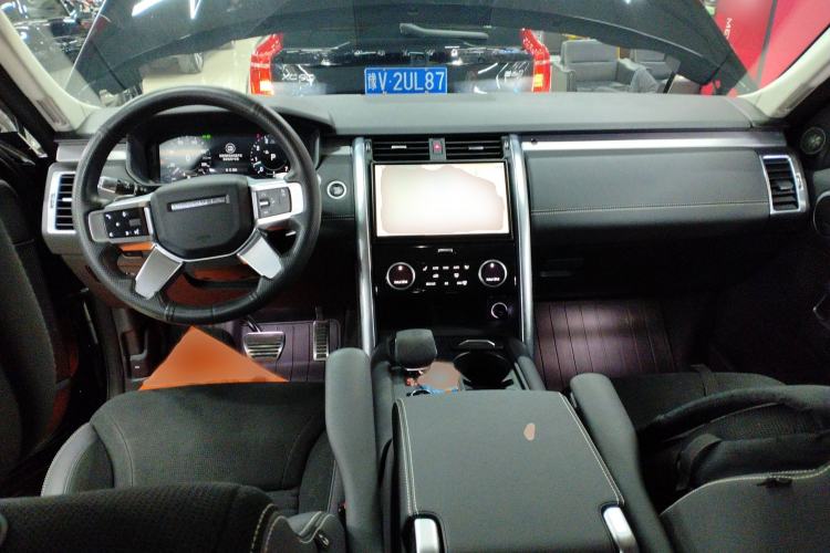 Used Land Rover Discovery 2021 360 PS R-Dynamic SE Interior 2