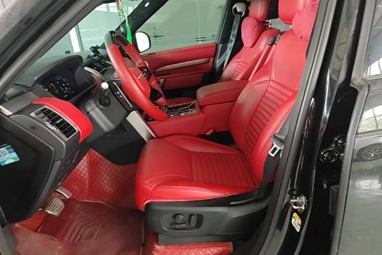 Used Land Rover Discovery 2021 360 PS R-Dynamic SE Left Front Seat