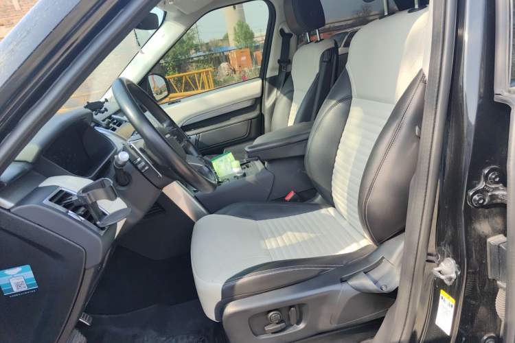 Used Land Rover Discovery 2021 360 PS R-Dynamic S Left Front Seat