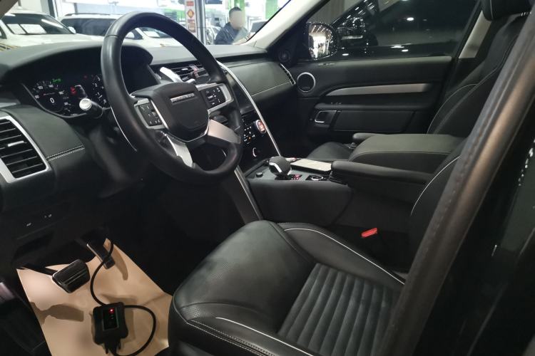 Used Land Rover Discovery 2021 360 PS R-Dynamic SE Left Front Seat