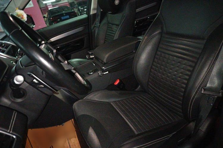 Used Land Rover Discovery 2021 360 PS R-Dynamic S Left Front Seat