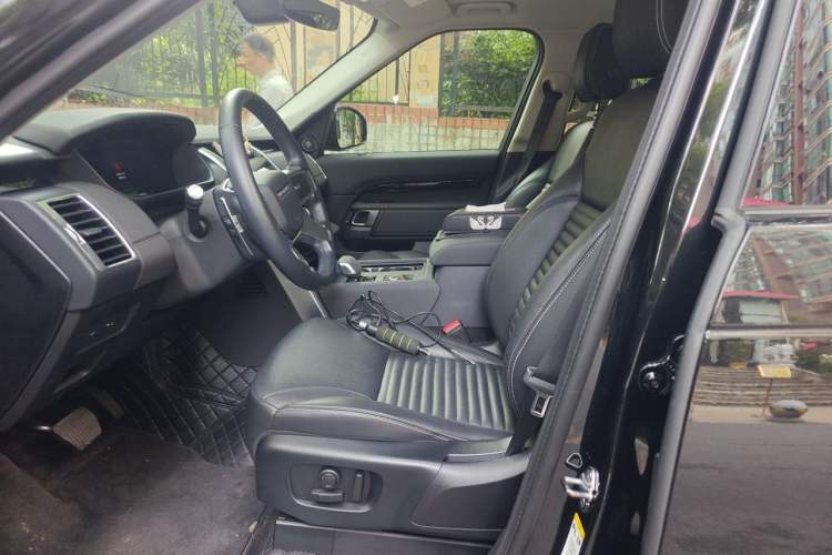 Used Land Rover Discovery 2021 300PS S Left Front Seat