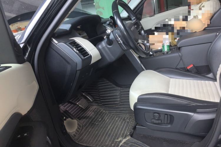 Used Land Rover Discovery 2021 360 PS R-Dynamic SE Left Front Seat