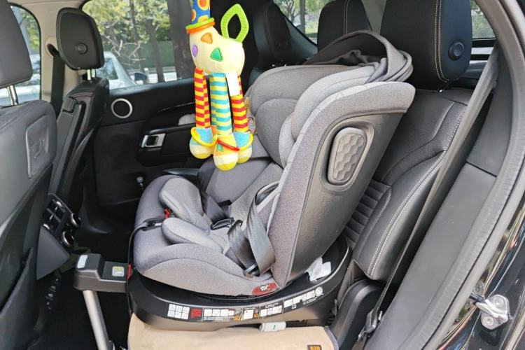 Used Land Rover Discovery 2021 300PS S Left Rear Seat
