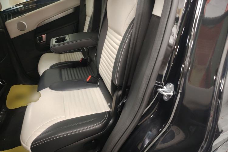 Used Land Rover Discovery 2021 360 PS R-Dynamic SE Left Rear Seat