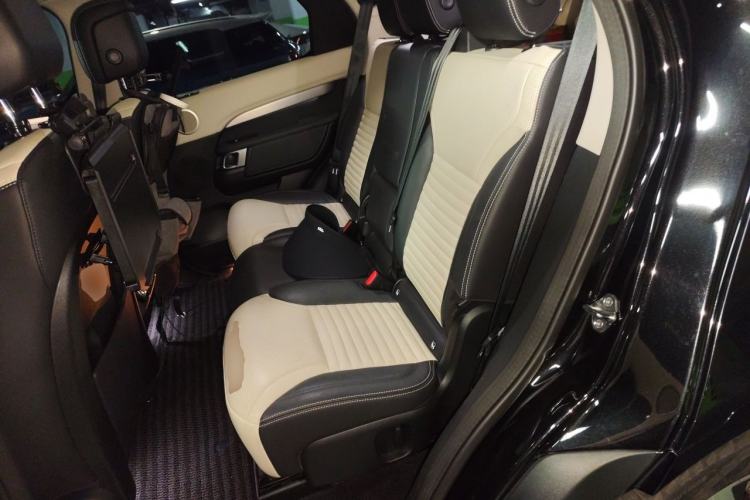 Used Land Rover Discovery 2021 360 PS R-Dynamic SE Left Rear Seat