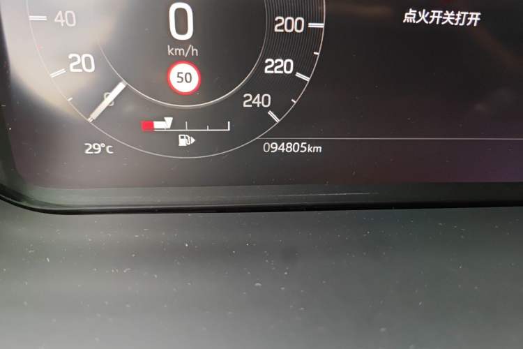 Used Land Rover Discovery 2021 300PS S Odometer Close Up