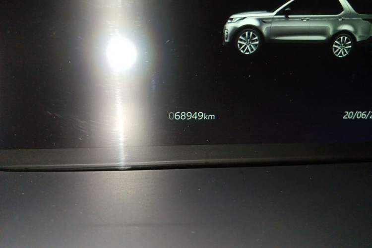 Used Land Rover Discovery 2021 360 PS R-Dynamic S Odometer Close Up