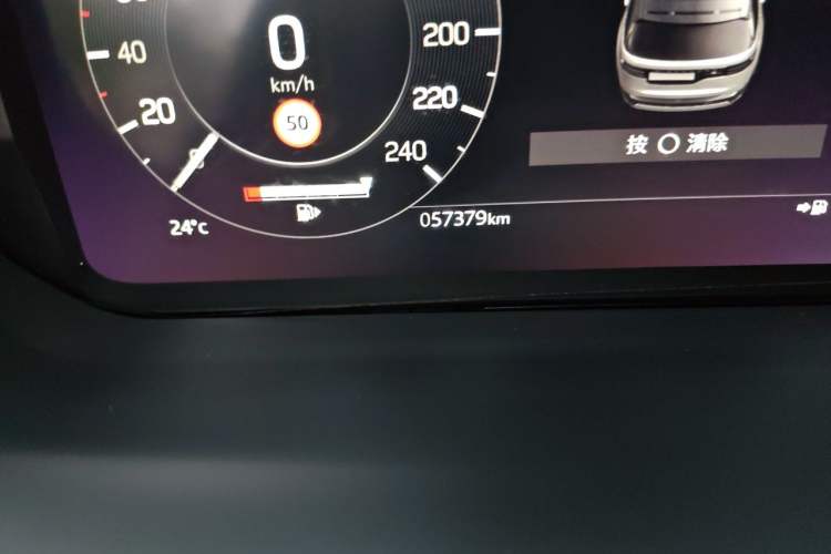 Used Land Rover Discovery 2021 360 PS R-Dynamic S Odometer Close Up