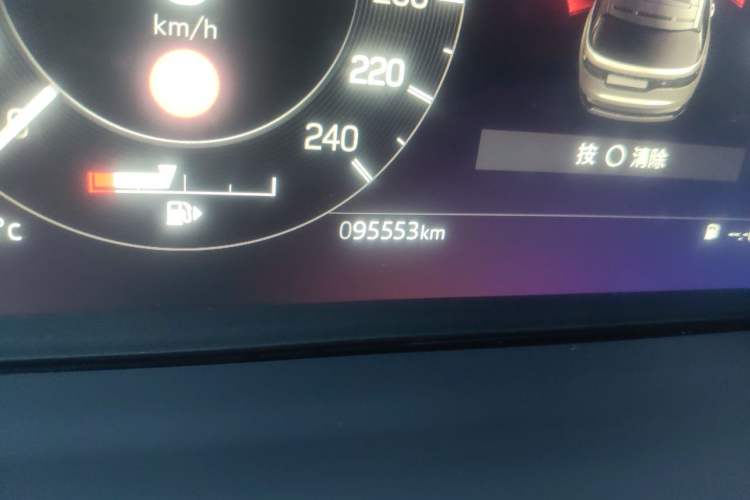 Used Land Rover Discovery 2021 360 PS R-Dynamic S Odometer Close Up