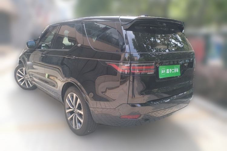 Used Land Rover Discovery 2021 360 PS R-Dynamic SE Rear Left 45 Deg