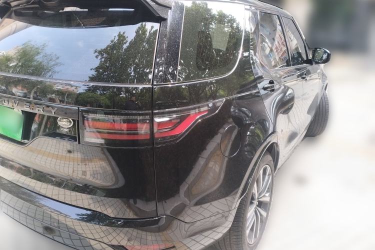 Used Land Rover Discovery 2021 360 PS R-Dynamic SE Rear Right 45 Deg