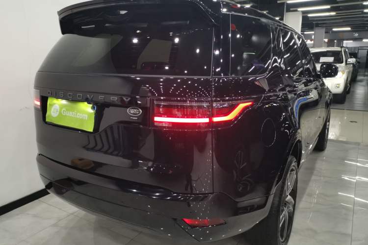 Used Land Rover Discovery 2021 360 PS R-Dynamic SE Rear Right 45 Deg