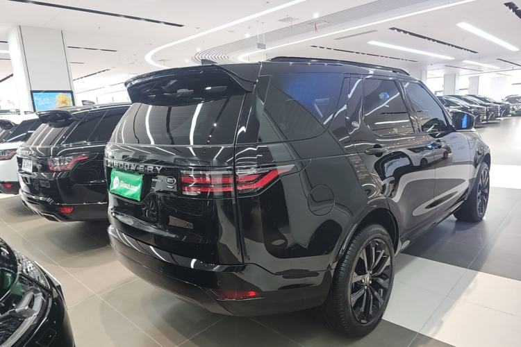 Used Land Rover Discovery 2021 360 PS R-Dynamic SE Rear Right 45 Deg