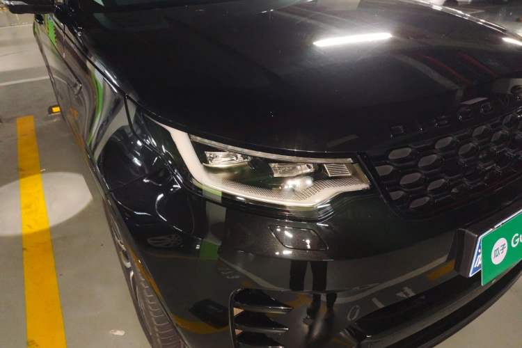 Used Land Rover Discovery 2021 360 PS R-Dynamic SE Right Front Headlight