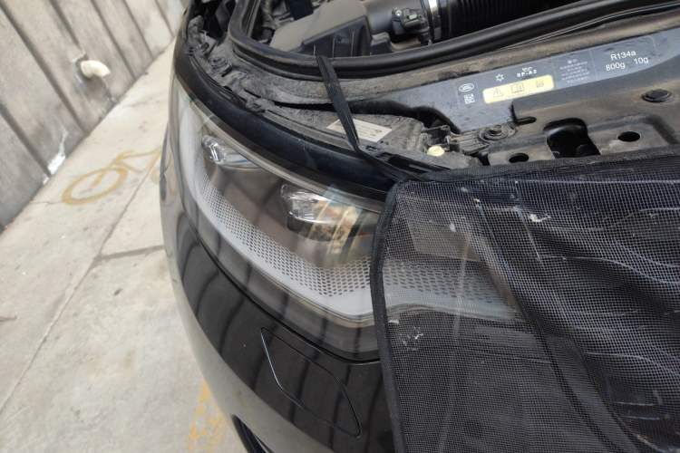 Used Land Rover Discovery 2021 360 PS R-Dynamic SE Right Front Headlight