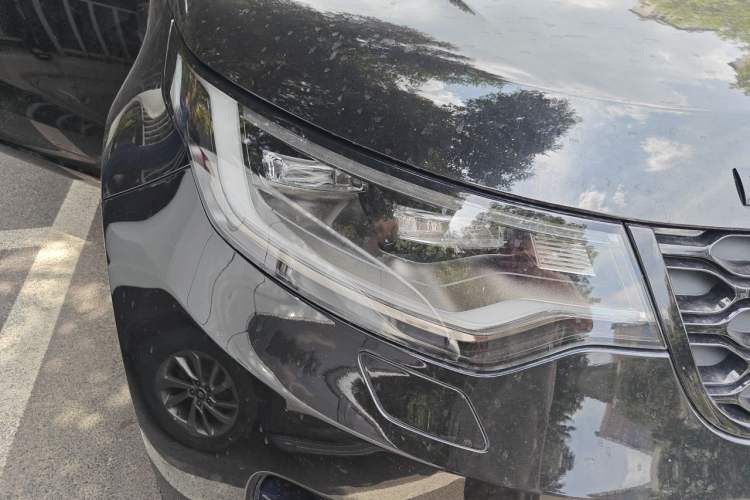 Used Land Rover Discovery 2021 360 PS R-Dynamic S Right Front Headlight