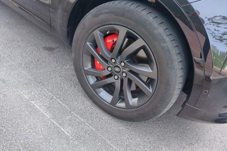 Used Land Rover Discovery 2021 360 PS R-Dynamic S Right Front Wheel Hub