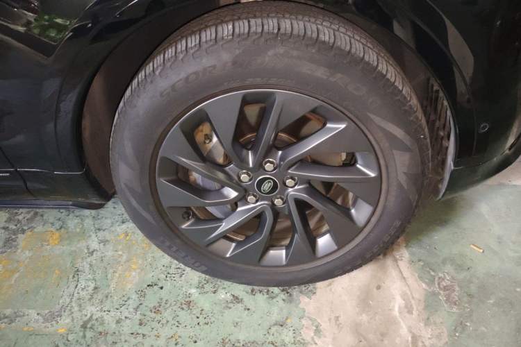 Used Land Rover Discovery 2021 360 PS R-Dynamic S Right Front Wheel Hub