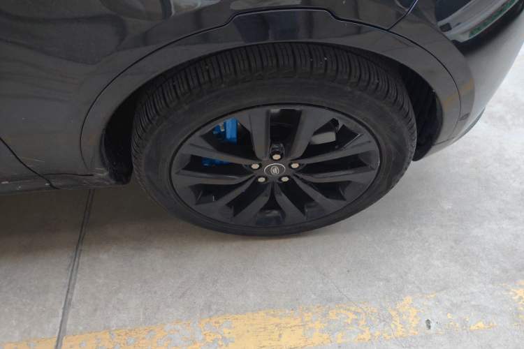 Used Land Rover Discovery 2021 360 PS R-Dynamic SE Right Front Wheel Hub