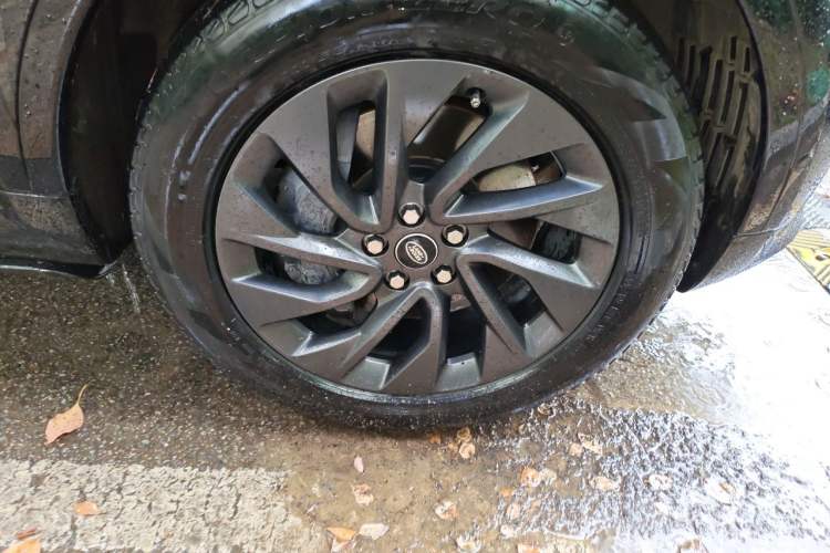 Used Land Rover Discovery 2021 360 PS R-Dynamic S Right Front Wheel Hub