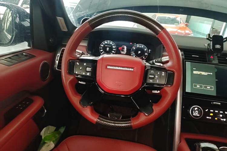 Used Land Rover Discovery 2021 360 PS R-Dynamic SE Steering Wheel
