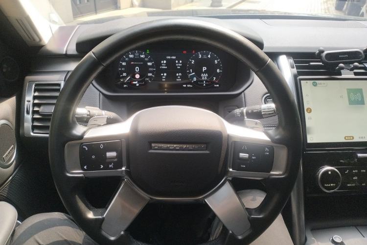 Used Land Rover Discovery 2021 360 PS R-Dynamic SE Steering Wheel