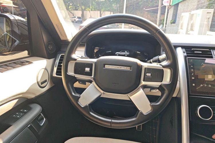 Used Land Rover Discovery 2021 360 PS R-Dynamic SE Steering Wheel