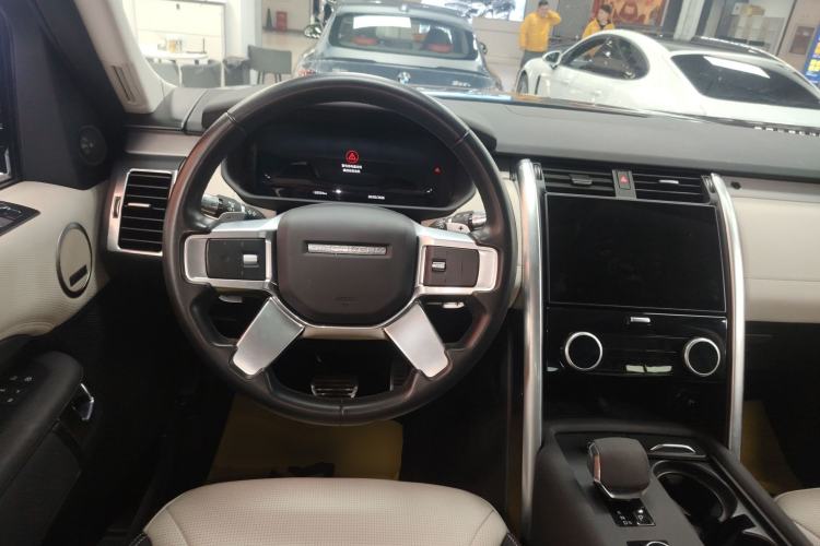 Used Land Rover Discovery 2021 360 PS R-Dynamic SE Steering Wheel