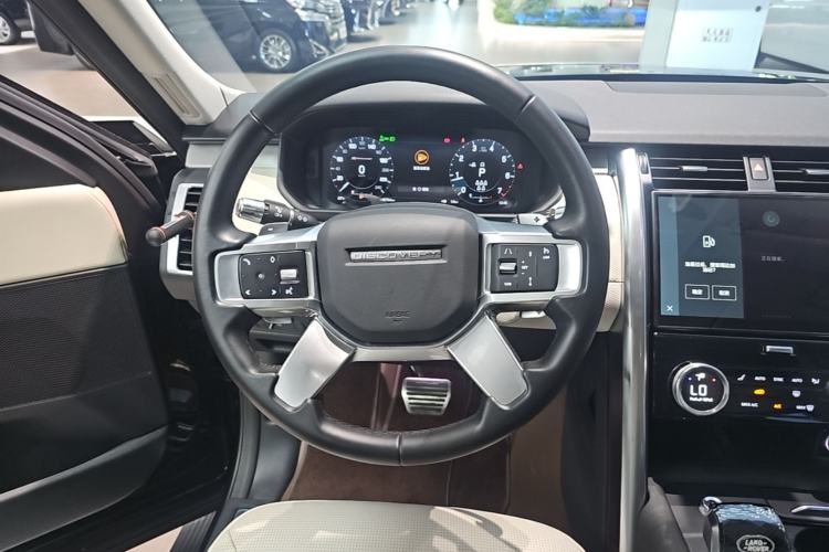 Used Land Rover Discovery 2021 360 PS R-Dynamic SE Steering Wheel