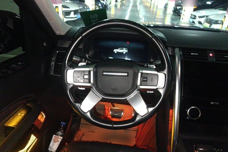 Used Land Rover Discovery 2021 360 PS R-Dynamic S Steering Wheel
