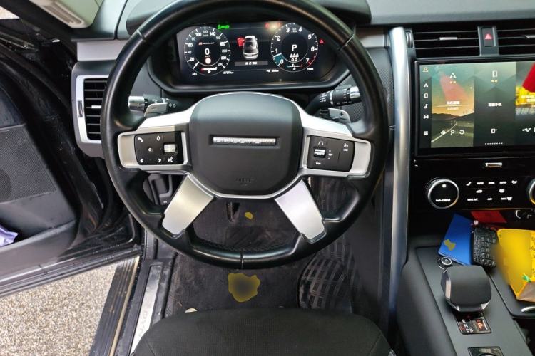 Used Land Rover Discovery 2021 360 PS R-Dynamic S Steering Wheel