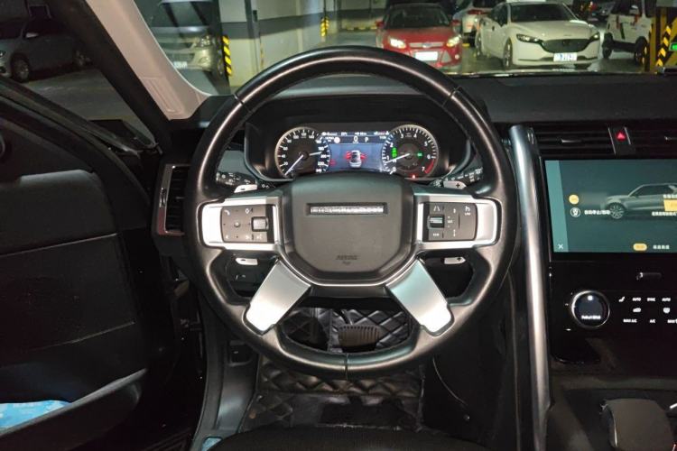 Used Land Rover Discovery 2021 300PS S Steering Wheel