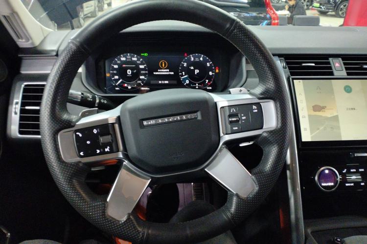Used Land Rover Discovery 2021 360 PS R-Dynamic SE Steering Wheel