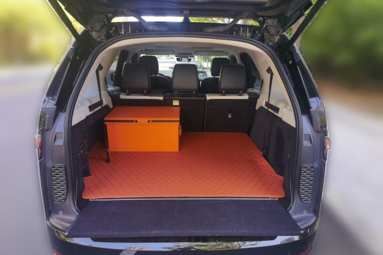 Used Land Rover Discovery 2021 360 PS R-Dynamic S Trunk